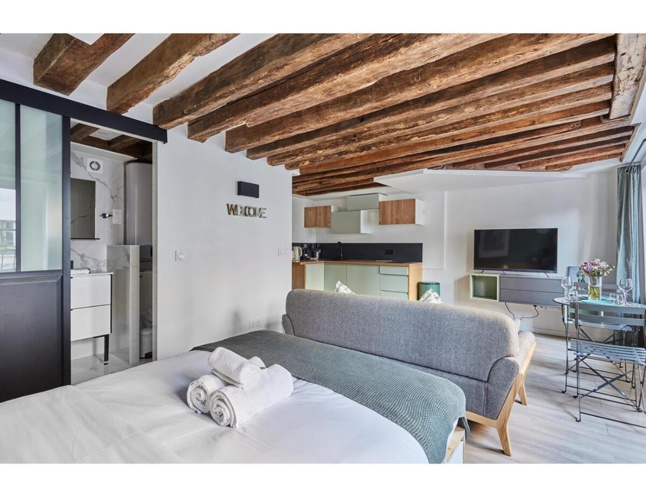 Center Of By Prestige Appartement Parijs